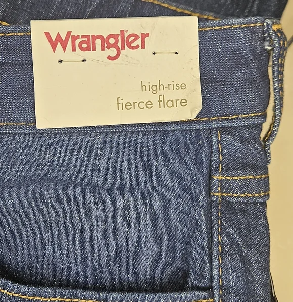 Wrangler Dark Blue Women's Flare Jeans /high-rise fierce flare/Size 6/28X32 - Picture 10 of 16
